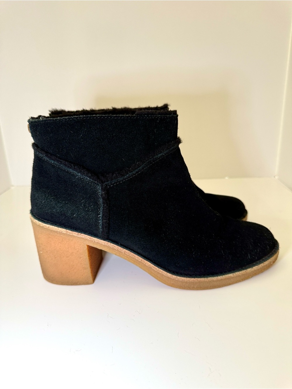 UGG Kasen Black Ankle Suede Boots